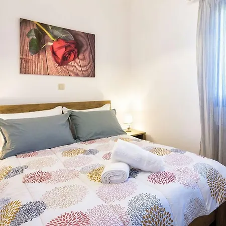 Louros House Apartment *