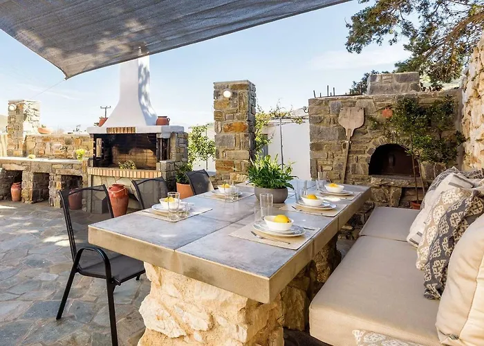 Louros House Apartman *