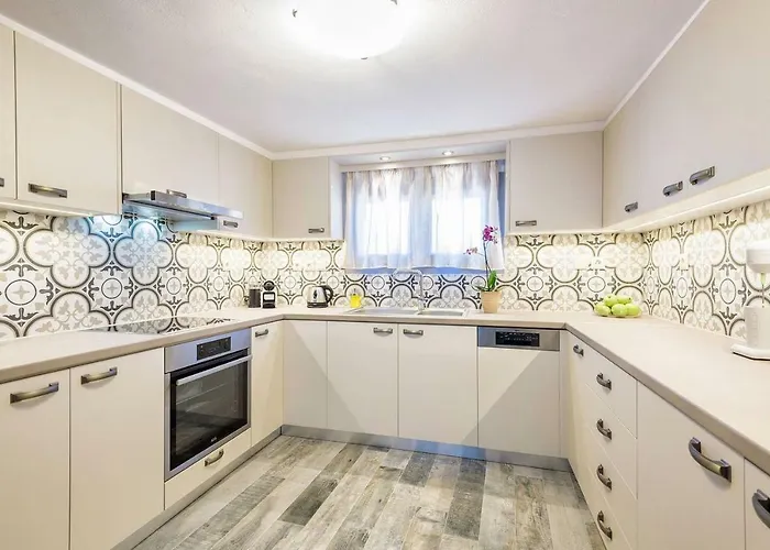 Apartman Louros House