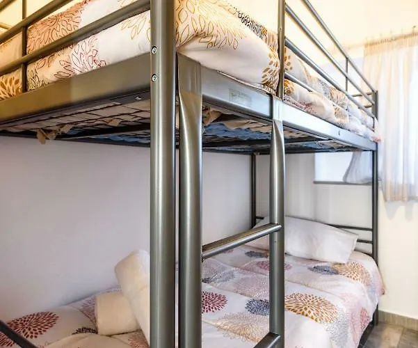 Louros House Apartman Mármara