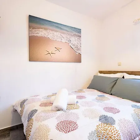 Louros House Apartment *