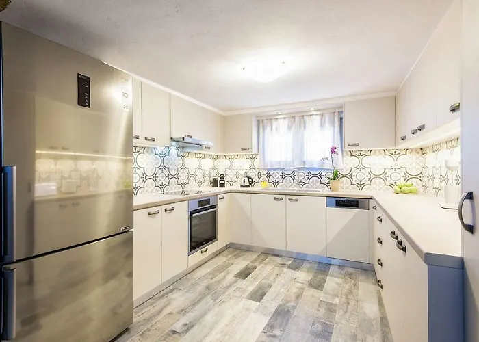 Louros House Appartement *