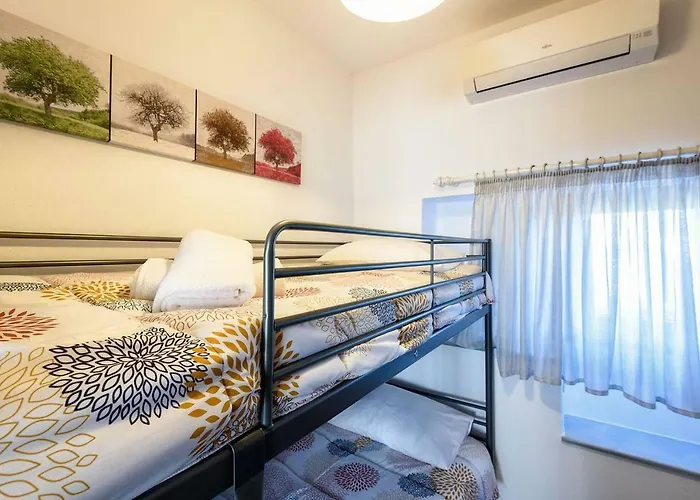 Louros House Апартаменты